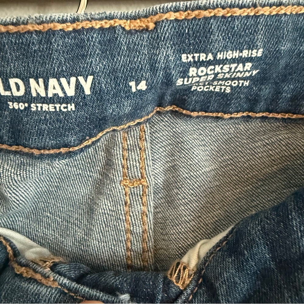 Old Navy Extra High-Rise Super Skinny Distressed Blue Rockstar Jeans - Picture 11 of 11